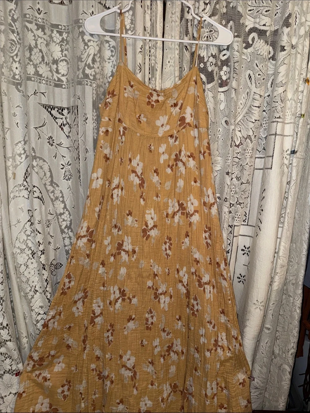 Women's Yellow Floral Spaghetti-Strap Maxi Dress medium Tall